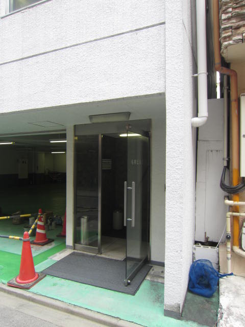 名興ビル別館入口.JPG