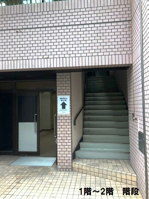 博多HBビル 1-2階段.jpg