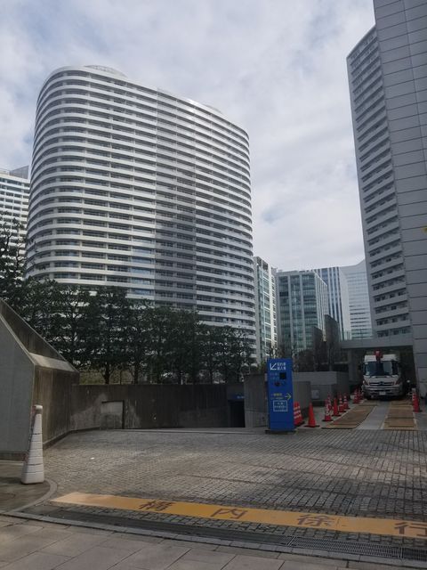 横浜メディアタワー9.JPG