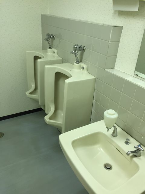 芝栄太楼トイレ1.JPG