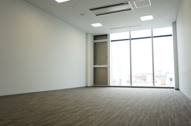 クロスオフィス三田3～9階基準階貸室（西側）1.JPG