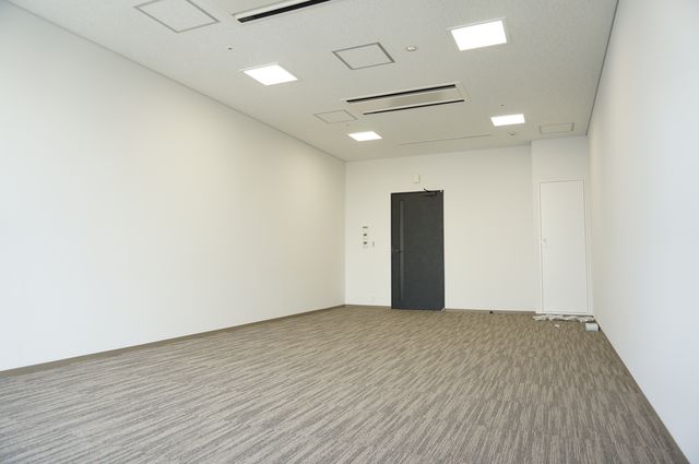 クロスオフィス三田3～9階基準階貸室（西側）2.JPG